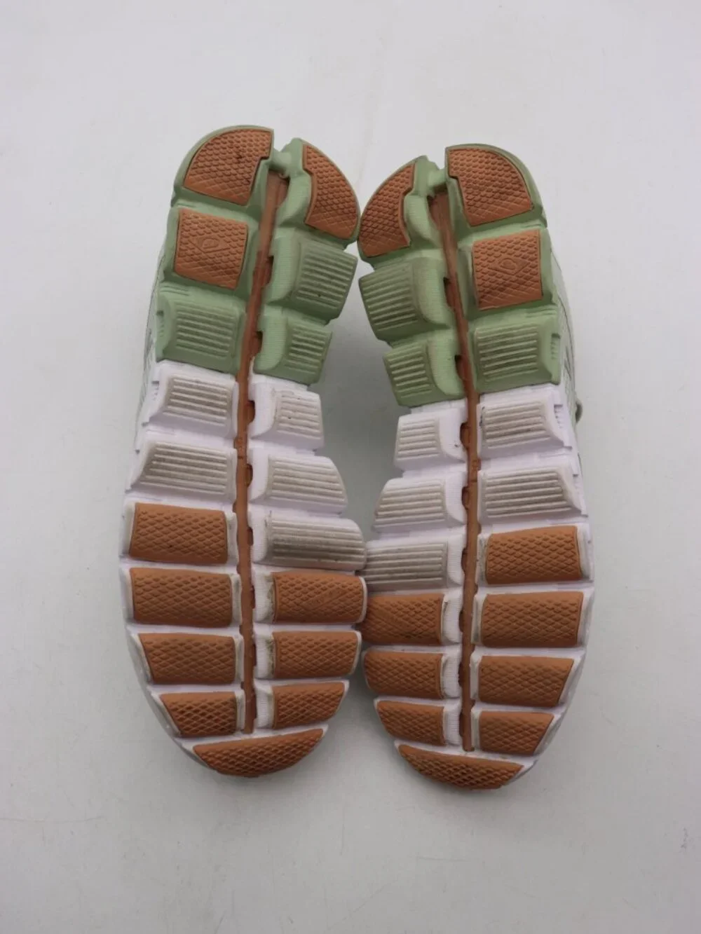 On Running Cloudflow Shoes Women's Size 8.5 Aloe White Mesh Athletic Sneakers